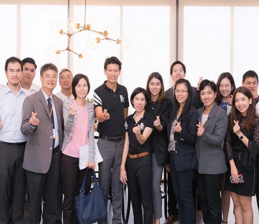 เปิดบ้านต้อนรับนักวิเคราะห์