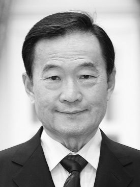 คุณอนันต์ กาญจนพาสน์ ประธานกรรมการ บางกอกแลนด์ ถึงแก่กรรม