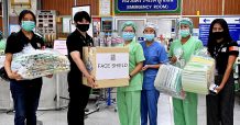 พนักงานจิตอาสา “โมโน กรุ๊ป” ส่งมอบหน้ากากเฟสชิลด์
