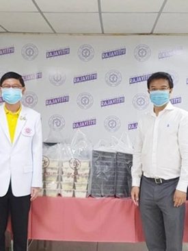 มอบอาหารให้โรงพยาบาลดูแลผู้ป่วยโควิด-19