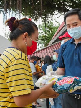 LPN มอบถุงยังชีพแก่ชุมชนข้างเคียงจากผลกระทบ Covid-19