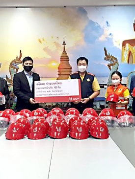 เอไอเอ ประเทศไทย สนับสนุนหมวกนิรภัย 400 ใบ เพื่อส่งเสริมความปลอดภัยบนท้องถนน