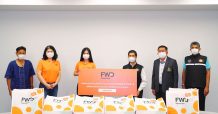 FWD ประกันชีวิต ส่งกำลังใจให้พนักงานรักษาความสะอาด มอบอุปกรณ์ป้องกันโควิด-19