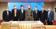 หอการค้าไทย-จีน มอบถุงยังชีพ 2,000 ชุด ให้กับผู้บัญชาการตำรวจภูธร ภาค 1 เพื่อช่วยเหลือผู้ประสบอุทกภัย