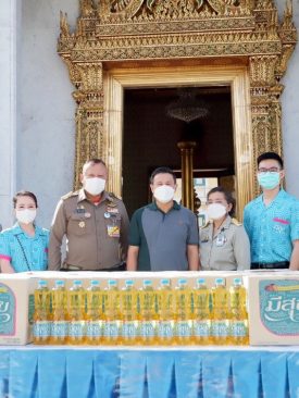 กลุ่มพีทีจี ร่วมสนับสนุนน้ำมันปาล์มมีสุข ให้กับศาลหลักเมือง กทม. และโรงครัววัดโมลีโลกยารามราชวรวิหาร