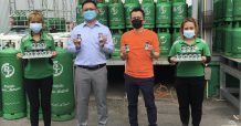 “PT LPG” ร่วมกับ “5 อาสา เพื่อประชาชน” ททบ.5 แจกฟ้าทะลายโจร เสริมภูมิคุ้มกันให้ชาวชุมชนรอบโรงบรรจุก๊าซ สุขสวัสดิ์ 26