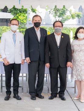 รพ.นวเวช ทำบุญเพื่อความเป็นสิริมงคลครบรอบ 1 ปี