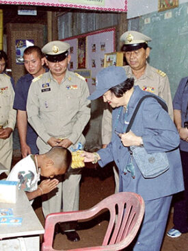 ธนาคารไทยพาณิชย์สนับสนุนโครงการพระเมตตาสมเด็จย่าเชิดชูเกียรติครูดีเด่น “รางวัลครูเจ้าฟ้ากรมหลวงนราธิวาสราชนครินทร์” ประจำปี 2565 (รุ่นที่ 14)