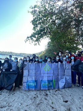 TITLE รวมพลังเก็บขยะคืนความสะอาดสู่ชายหาดราไวย์