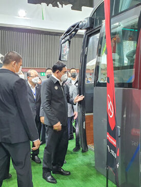 นายกรัฐมนตรี พร้อมคณะ เยี่ยมชมบูธ “EA x NEX”