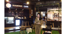 ‘ตราเพชร’ รุกขยายลูกค้ากลุ่มผู้ประกอบการ SME รับจังหวะเศรษฐกิจฟื้นตัว นำ DIAMOND Cafe ร่วมงาน Thailand Coffee Fest 2022 ช่วยคุมต้นทุนและระยะเวลาก่อสร้างร้านกาแฟด้วยงบเริ่มต้น 3.99 แสนบาท