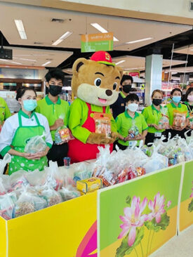 กลุ่มบีเจซี บิ๊กซี จัดพิธีทำบุญตักบาตรพระสงฆ์ 1,400 รูป พร้อมกันทั่วประเทศ