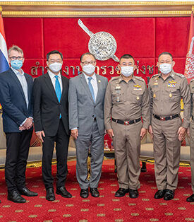 ทรูวิชั่นส์ ร่วมมือ สำนักงานตำรวจแห่งชาติ เร่งปฎิบัติการปราบเว็บไซต์เถื่อน พร้อมขอบคุณ ร้านอาหาร เชียร์บอลแบบถูกลิขสิทธิ์