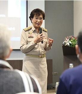 คุณหญิงกัลยา หนุนเดินหน้าโครงการน้ำฯ จัดทำหนังสือวิชาศาสตร์พระราชา ในหลักสูตรชลกร