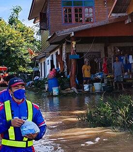 ทิพยประกันภัย ลงพื้นช่วยเหลือผู้ประสบภัยน้ำท่วม จ.อุบลราชธานี