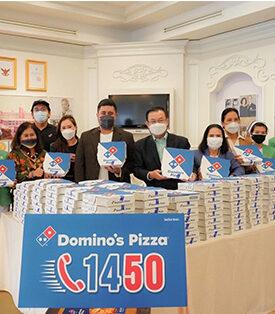 W ส่งกำลังใจพร้อมมอบโดมิโน่ส์พิซซ่า ให้แก่บุคลากรทางการแพทย์