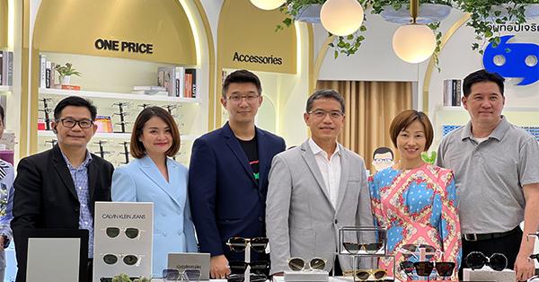 “แว่นท็อปเจริญ” เปิดตัว แฟล็กชิปสโตร์ สาขา เดอะมอลล์ โคราช (Luxoptic by Top Charoen)  ศูนย์รวมแว่นตาและบริการด้านสายตาครบวงจรแห่งใหม่ ใจกลางนครราชสีมา