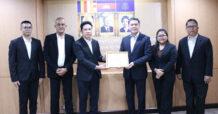 CPF ทูตกัมพูชามอบประกาศนียบัตรเชิดชูซีพีเอฟในฐานะองค์กรที่ปฏฺิบัติต่อแรงงานชาวกัมพูชาอย่างเสมอภาคและเท่าเทียม