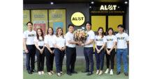 เฮียฮ้อ นำ GIFT แสดงความยินดี Alot Tech  ในโอกาสเปิดสำนักงานใหม่ในโครงการสวนหลวงสแควร์