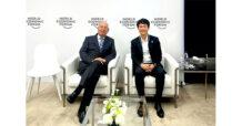 ท๊อป จิรายุส ร่วมถกคุณ Klaus Schwab ประธาน World Economic Forum  เรื่องทิศทางสินทรัพย์ดิจิทัลและระบบการเงินในอาเซียน