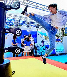 โอลิมปิกฟีเวอร์! ฮาตาริ ทำเก๋ ชวนแฟนกีฬาเตะสูงในกิจกรรม Iconic Kick เปลี่ยนพลังเตะสูงเป็นพลังลม พัดพาเสียงเชียร์ไทยให้ไกลกว่าเดิม