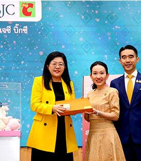 SABINA ผนึกกลุ่มบีเจซี บิ๊กซี จัดกิจกรรมเย็บเต้าจากใจสู้ภัยมะเร็ง