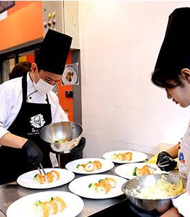 ไฟ-ฟ้า โดย ทีทีบี จัดกิจกรรม Pop Up Restaurant เสิร์ฟอาหารสื่อรักแทนความในใจเป็นของขวัญ “วันแม่” เติมเต็มทักษะการทำอาหาร เด็กไฟ-ฟ้า คลาสครัวและเบเกอรี่