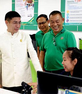 ผู้จัดการ ธ.ก.ส. ตรวจเยี่ยมให้กำลังใจพนักงาน และลูกค้า ในพื้นที่อีสานตอนบน