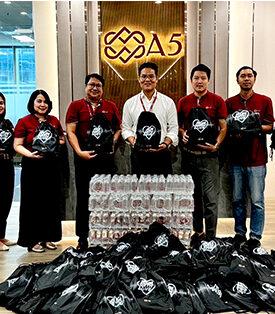 A5 ปันรัก มอบถุงยังชีพให้กว่า 100 ครัวเรือน ช่วยผู้ประสบภัยน้ำท่วมภาคเหนือ