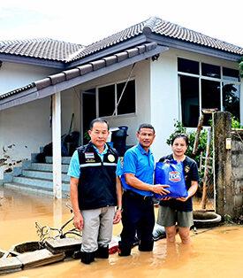 TOA ไม่ทิ้งกัน สู้ภัยน้ำท่วม ลงพื้นที่มอบถุงยังชีพช่วยชาวแม่สาย จ.เชียงราย