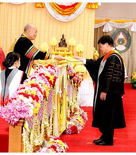 ทองมา วิจิตรพงศ์พันธุ์ รับพระราชทาน “ปริญญาศิลปศาสตรดุษฎีบัณฑิตกิตติมศักดิ์” มหาวิทยาลัยราชภัฎจันทรเกษม