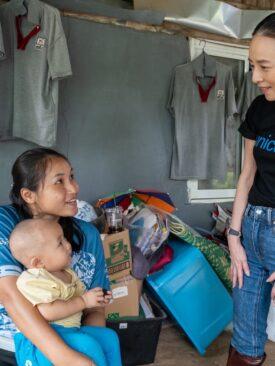 “มาดามแป้ง” ลงพื้นที่ร่วมกับ “ยูนิเซฟ” มอบสิ่งของบรรเทาทุกข์ ให้กับเด็กและครอบครัวที่ได้รับผลกระทบจากน้ำท่วมในจังหวัดเชียงราย