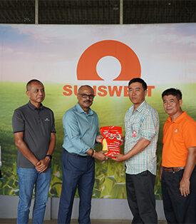 SUN และ Pacific Seeds ผนึกกำลังมอบเมล็ดพันธุ์ข้าวโพดหวานเพื่อฟื้นฟูชีวิตเกษตรกรผู้ประสบภัยน้ำท่วม
