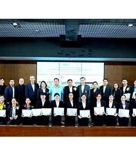 กทม. มอบรางวัลสุดยอดต้นแบบ “ครูผู้พิทักษ์”และโรงเรียนติดดาว “รักษ์วินัยจราจร” ต่อยอดความสำเร็จโครงการเด็กเริ่ม ผู้ใหญ่ร่วม ปี 2