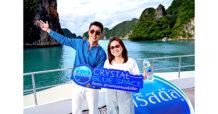 คริสตัล เผยแผนผู้นำตลาดน้ำดื่มเมืองไทย  จับมือ ททท. เปิดแคมเปญเชื่อมคนไทยสู่ความผ่อนคลายและสดชื่นไปกับพื้นที่สีฟ้า  เดินหน้าเสริมแกร่งทุกช่องทางผลักดันการเติบโตตลาดน้ำดื่ม 45,000 ล้านบาทส่งท้ายปี