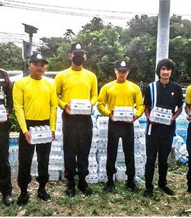 กรุงไทย-แอกซ่า ประกันชีวิต ร่วมปันน้ำใจ มอบน้ำดื่ม จำนวน 1,000 ขวด ช่วยเหลือผู้ประสบภัยแผ่นดินไหว และเจ้าหน้าที่ที่ช่วยเหลือผู้ที่ได้รับผลกระทบ ให้แก่เทศกิจเขตจตุจักร