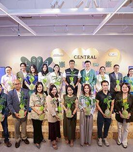 ห้างเซ็นทรัลและห้างโรบินสัน ในเครือเซ็นทรัล รีเทล ต้อนรับวันสิ่งแวดล้อมโลก ผนึกกำลังพันธมิตรหัวใจสีเขียว ชวนคนไทยร่วมแสดงพลังรักษ์โลกอย่างยั่งยืนในแคมเปญ “CENTRAL / ROBINSON LOVE THE EARTH 2025” พร้อมประกาศเจตนารมณ์สานต่อ 5 มิชชั่นรักษ์โลก เพื่อส่งต่อโลกที่ดีขึ้นแก่คนรุ่นหลัง