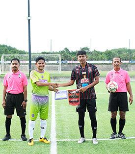 กลุ่มบริษัทศรีตรัง นำทัพนักเตะเยือนถิ่น ‘ทัพเงือกสมิหลา’ ดวลแข้งกระชับมิตร ส่งเสริมกิจกรรมเพื่อสุขภาพ พร้อมอุ่นเครื่องสู่นัดใหญ่ประจำปี