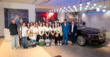 โรลส์-รอยซ์ มอเตอร์ คาร์ส แบงคอก เปิดบูทีคโชว์รูม ให้น้องๆ นักศึกษา คณะมัณฑนศิลป์ ม.ศิลปากร ได้สัมผัสประสบการณ์ ความสุนทรีย์ และแก่นแท้ของยนตรกรรมระดับอัลตราลักชัวรี่