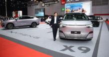เอ็กซ์เผิง ประเทศไทย ยกทัพยนตรกรรมไฟฟ้าสุดล้ำ สะเทือนงาน ‘BIG MOTOR SALE 2025’ นำโดย G6 โฉมใหม่ พร้อมแชมป์ยอดขายที่ 1 รถตู้ไฟฟ้าทรงสปอร์ตอัจฉริยะ X9 ทั้งรุ่นย่อย EXECUTIVE และ LUXURY จองวันนี้รับข้อเสนอเกินต้าน!