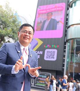 จบแล้วต้องจารึก! AIS SIAM ชวนบัณฑิตจุฬาฯ และ Gen Z ฉลองกันให้สุด แชร์ภาพถ่ายสุดปัง ขึ้นจอยักษ์กลางสยาม!