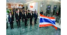 True รวมเลือดเนื้อชาติเชื้อไทย…ทรู คอร์ปอเรชั่น จัดกิจกรรมเคารพธงชาติและร้องเพลงชาติ เนื่องในวันพระราชทานธงชาติไทย ครบรอบ 108 ปี