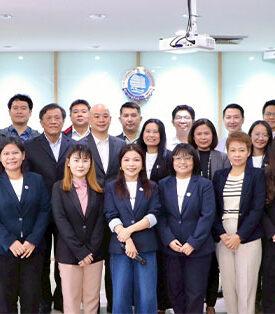 ปิโตรเคมี-พลาสติก ส.อ.ท. ร่วม ส.ผู้สื่อข่าวเศรษฐกิจถกผลกระทบภาษีทรัมป์ ชงรัฐออกมาตรการป้องสินค้าทะลักเข้าไทย พร้อมเสริมแกร่งดันอุตฯ สู่ New S-Curve