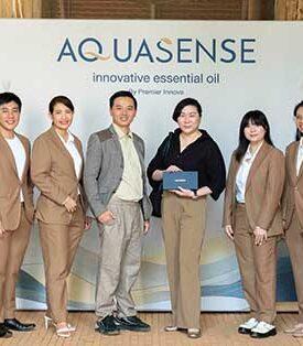 AquaSense เปิดตัวนวัตกรรมใหม่ Essential Oil เนื้อน้ำนม ตัวช่วยคลายเครียดชีวิตคนเมืองด้วยการใช้กลิ่นบำบัด เปิดตัวครั้งแรกในงาน ‘Sense of Tomorrow’ เพื่อเปิดประสบการณ์ Wellness & Neurocosmetics แห่งอนาคต