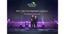 แพสชั่น เรียลเตอร์ ตอกย้ำความเชื่อมั่นและไว้วางใจจากลูกค้า คว้ารางวัล “Best Trusted Property Agency Award” สุดยอดบริษัทนายหน้าที่น่าเชื่อถือที่สุด จากเวที LivingInsider Thailand Agent Awards 2025