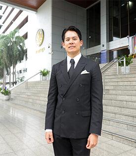 ศาลอาญา รัชดา คืนความเป็นธรรมให้นายเกษม ณรงค์เดช และสั่งจำคุกคุณหญิง กอแก้ว บุญยะจินดา ,นายณพ ณรงค์เดช แม่ยาย-ลูกเขย ไฮโซดังคนละ 2 ปีไม่รอลงอาญา เหตุใช้เอกสารลายเซ็นปลอมพ่อตัวเองรับหุ้นวินด์ เอนเนอยี่ (WEH) มูลค่ากว่า 2 หมื่นล้านบาท