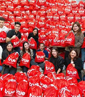 TRUE เชื่อมสัญญาณความห่วงใย เร่งแพ็ก ‘ถุงกำลังใจ’ นับ 1,000 ชุด พร้อมกระจายส่งช่วยเหลือประชาชนในศูนย์อพยพพื้นที่เสี่ยงชายแดนไทย–กัมพูชา