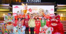 ตรุษจีนไอคอนสยาม 2569 เริ่มแล้วอย่างยิ่งใหญ่! ICONSIAM A PROSPEROUS CHINESE NEW YEAR 2026 สร้างปรากฏการณ์อาชามหามงคล ดึง 12 หนุ่มศิลปิน ‘BUS’ ตัวแทนคนรุ่นใหม่ระดับสากล เปิดโชว์สุดอลังการต้อนรับปีมะเมียมั่งคั่งริมแม่น้ำเจ้าพระยา