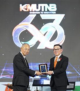 CEO TEKA รับโล่ศิษย์เก่าดีเด่น สะท้อนความเป็นผู้นำองค์กรคุณภาพ