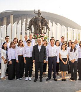 IMPACT คณะผู้บริหาร บมจ.บางกอกแลนด์ (BLAND) ร่วมสักการะพระอินทร์ เมืองทองธานี เพื่อความเป็นสิริมงคล